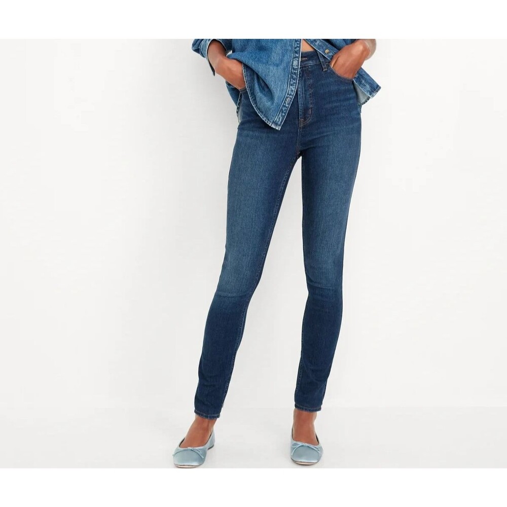 Old Navy NWT Women’s Rockstar Extra High Rise Super Skinny Jeans Size 4